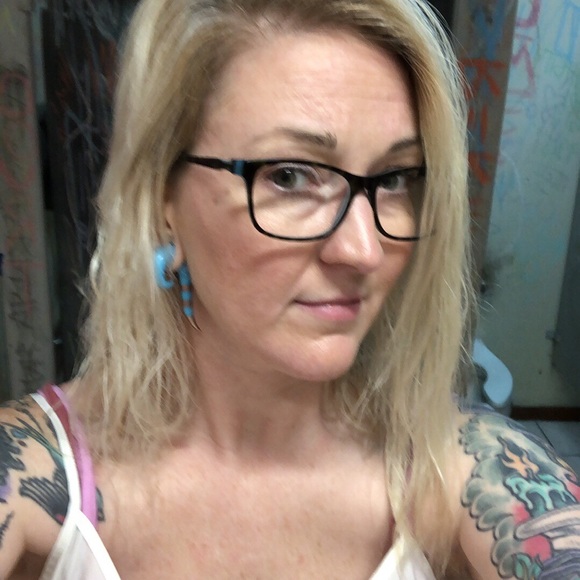 Meet your Posher, Alyson - Picture 3 of 11